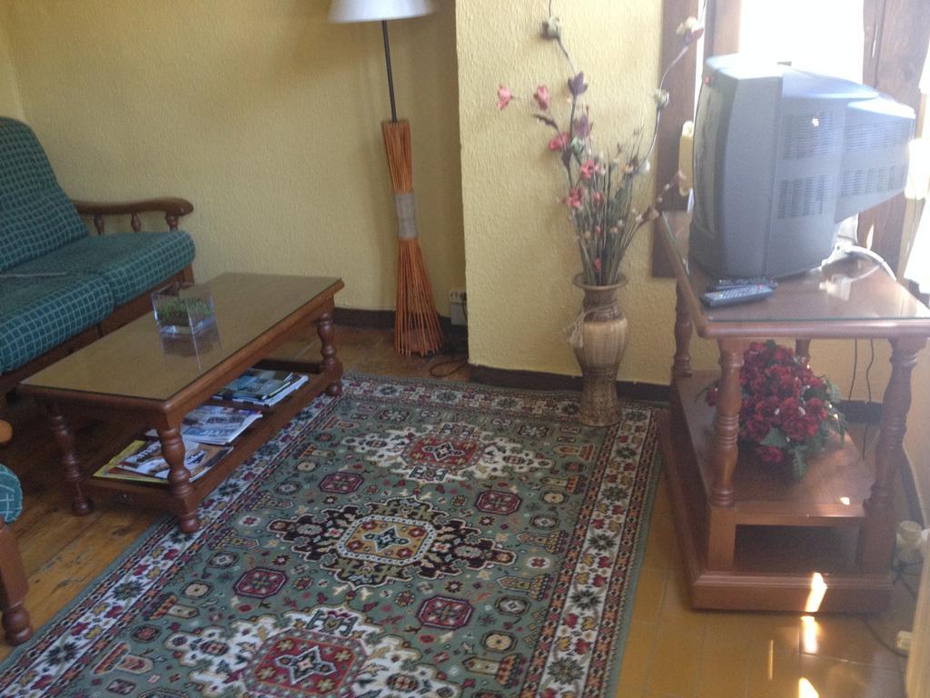 Hostal Centro Sallent De Gallego Bagian luar foto