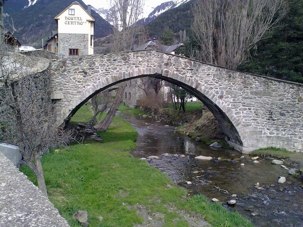 Hostal Centro Sallent De Gallego Bagian luar foto