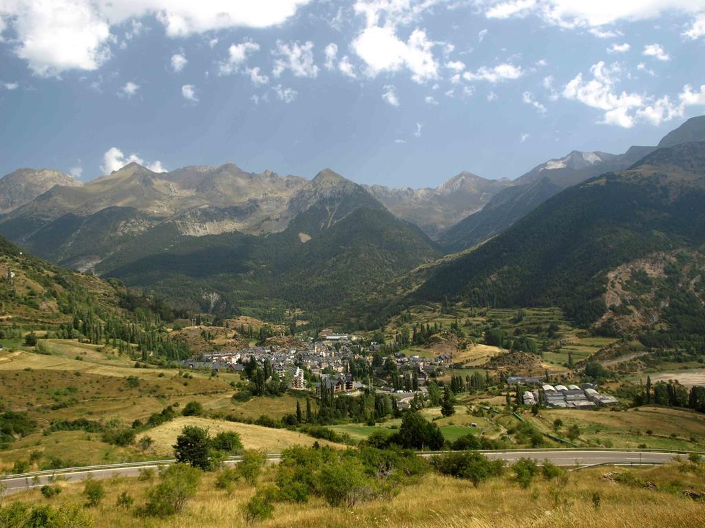 Hostal Centro Sallent De Gallego Bagian luar foto